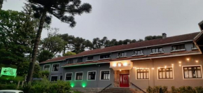 Отель Pousada Vista do Lago - HOSTEL  Грамаду